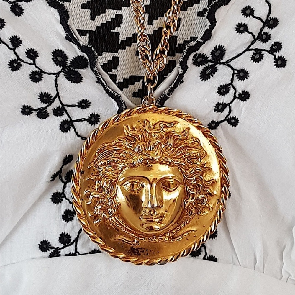 Vintage “Alva Museum Replica” Signed Gold Plated MEDUSA Pendant with Necklace